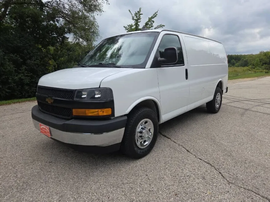 2018 Chevrolet Express 3500 Cargo Van photo 1