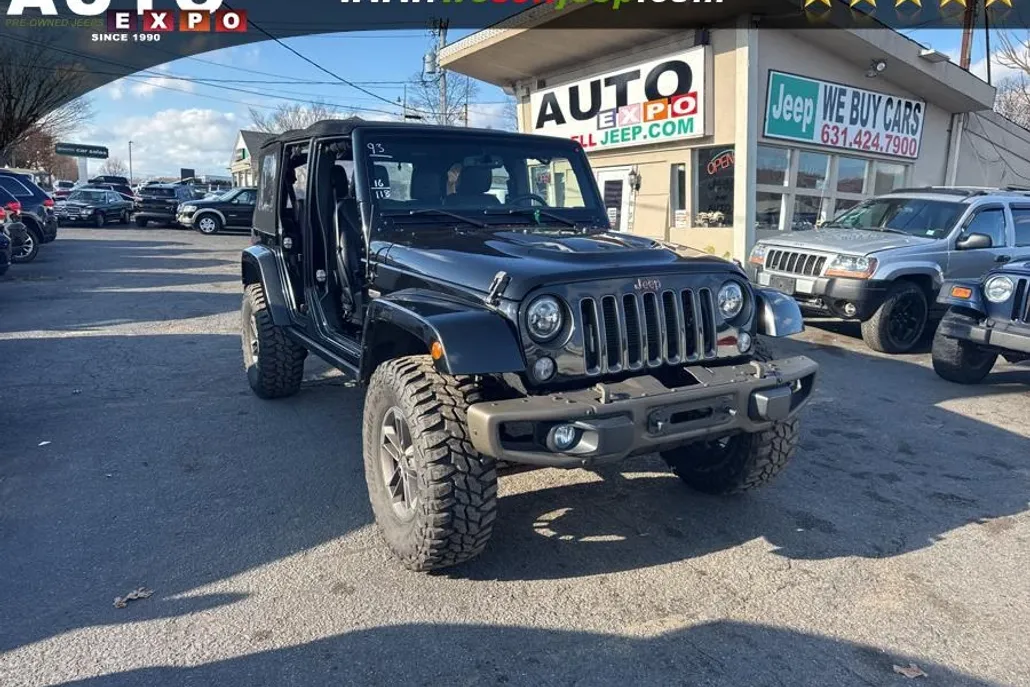2016 Jeep Wrangler Unlimited Sahara photo 1