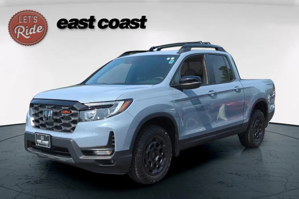 2025 Honda Ridgeline TrailSport photo 1