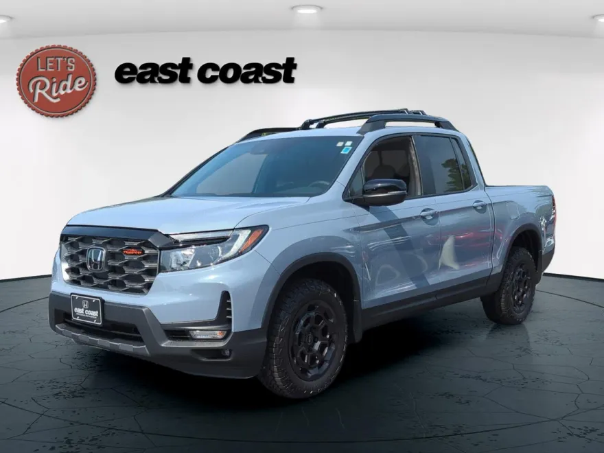 2025 Honda Ridgeline TrailSport photo 1