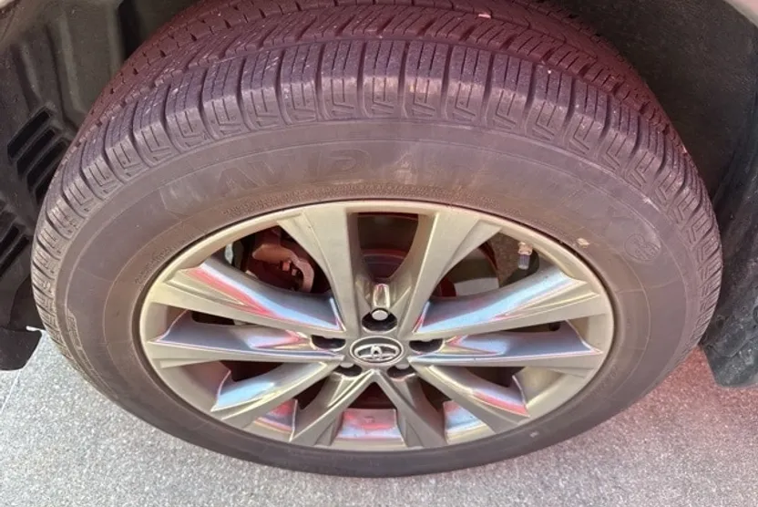 2018 Toyota RAV4 Limited photo 1