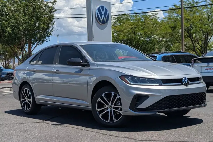 2025 Volkswagen Jetta 1.5T Sport photo 1
