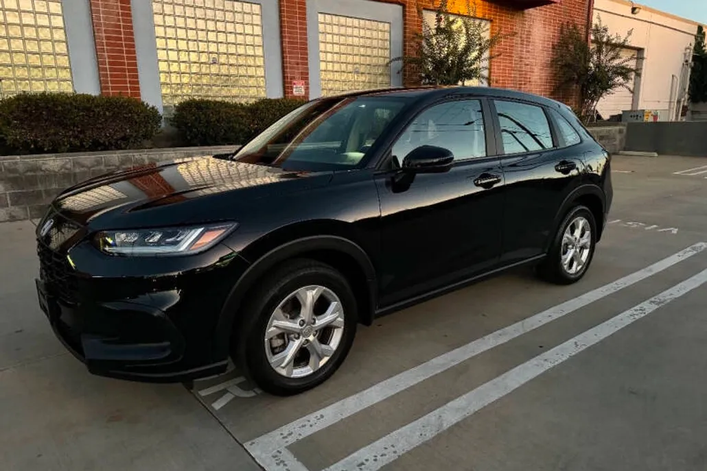 2023 Honda HR-V LX photo 1