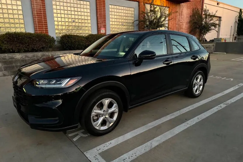 2023 Honda HR-V LX photo 1