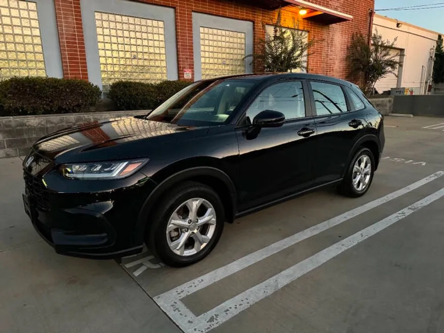 2023 Honda HR-V LX photo 1
