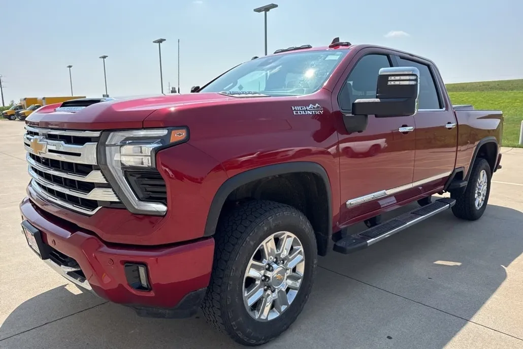 2024 Chevrolet Silverado 2500HD High Country photo 1
