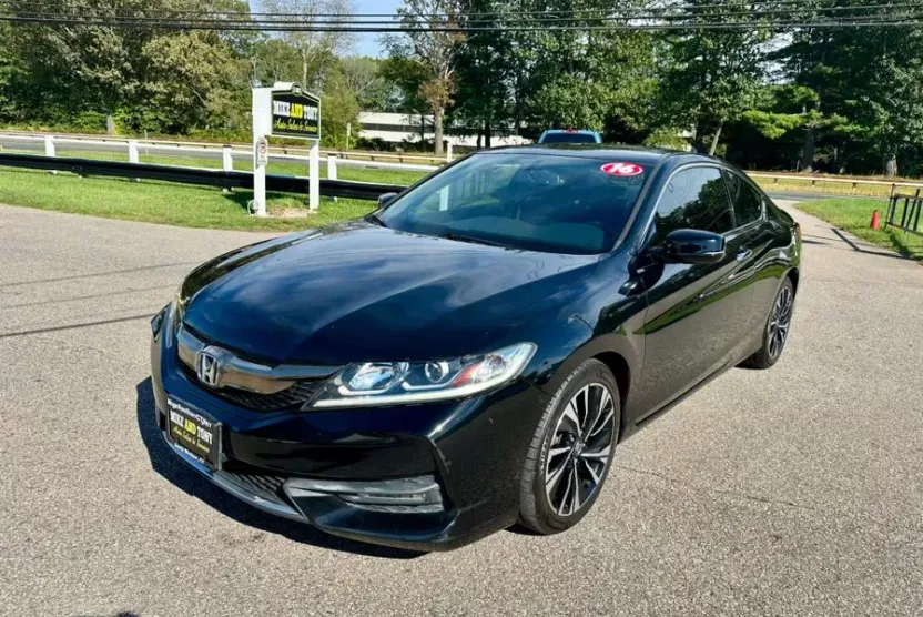 2016 Honda Accord EX-L photo 1