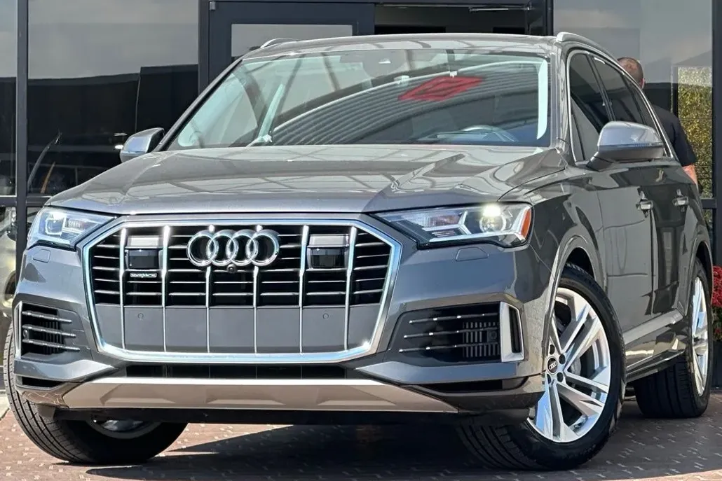 2023 Audi Q7 55 Prestige photo 1