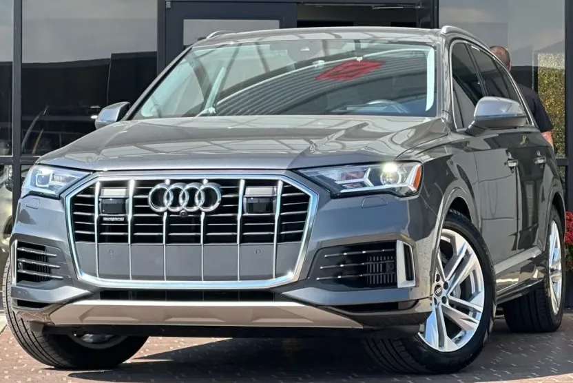 2023 Audi Q7 55 Prestige photo 1