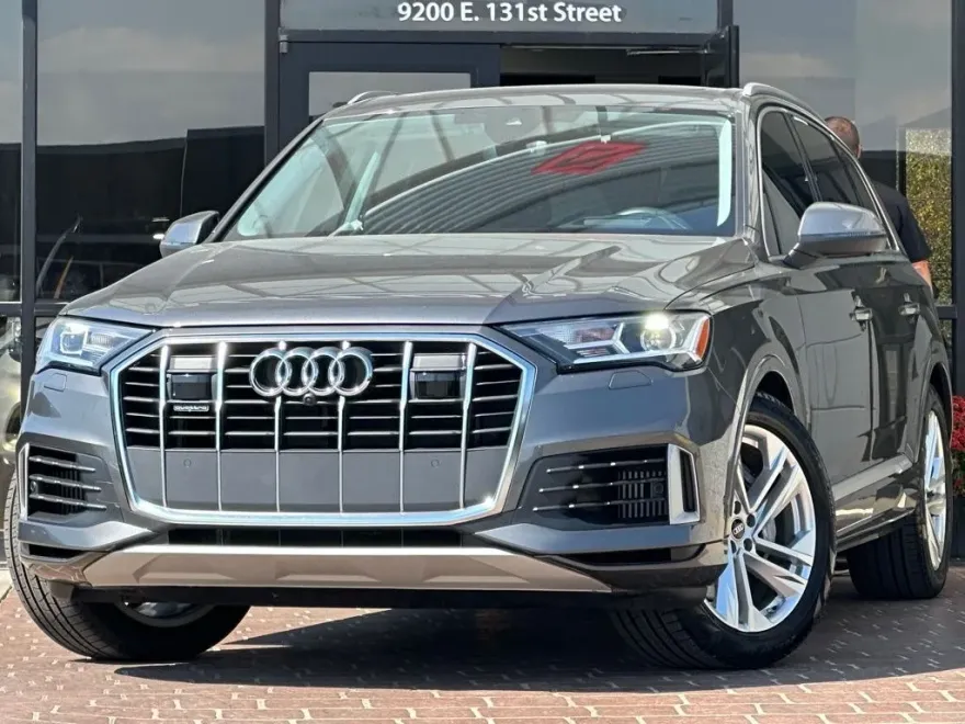 2023 Audi Q7 55 Prestige photo 1