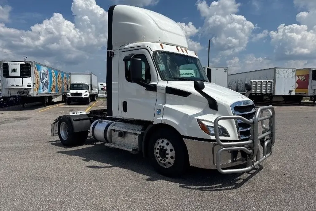 2020 Freightliner Cascadia 116" Day cab photo 1