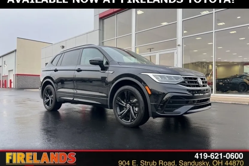 2023 Volkswagen Tiguan SE R-Line Black photo 1