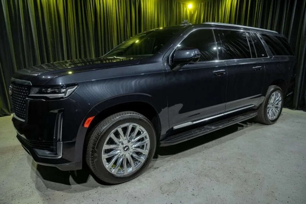 2024 Cadillac Escalade ESV Premium Luxury photo 1