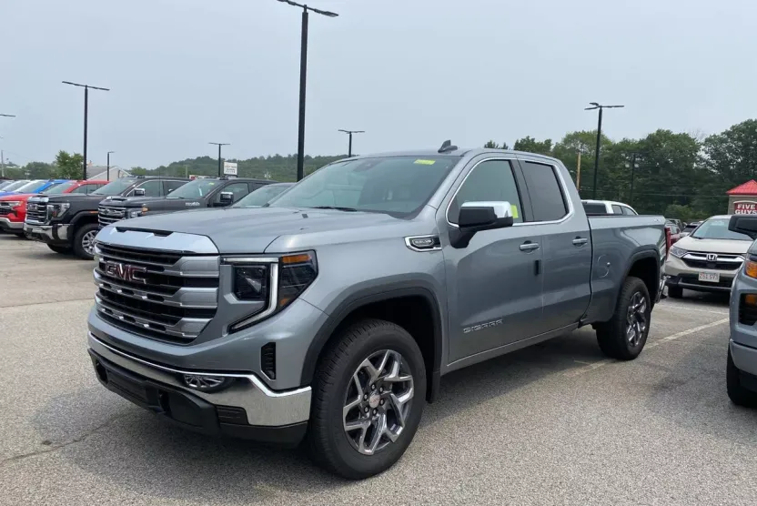 2026 Gmc Sierra 1500 SLE photo 1