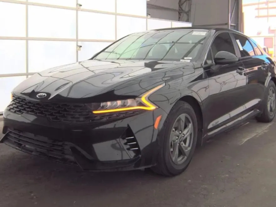 2021 Kia K5 LXS photo 1