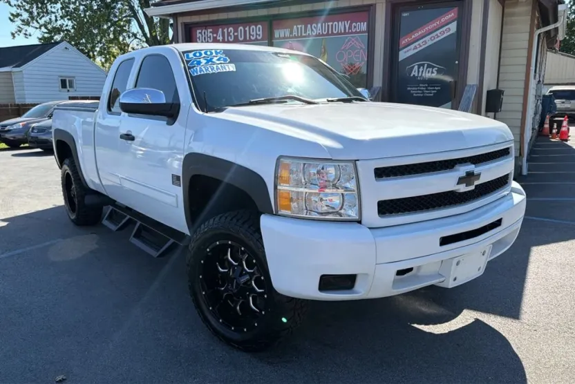 2009 Chevrolet Silverado 1500 LT photo 1