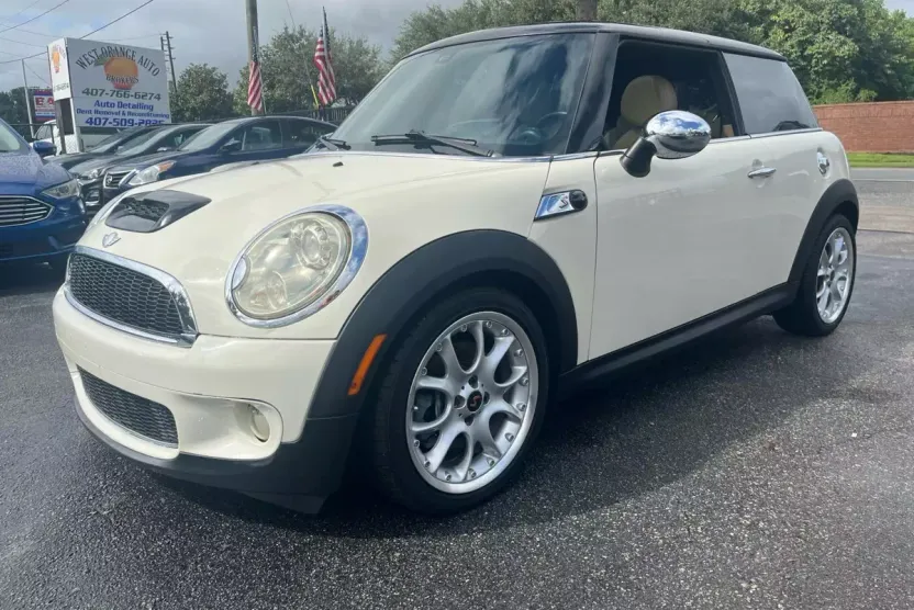 2009 Mini Cooper Hardtop S photo 1