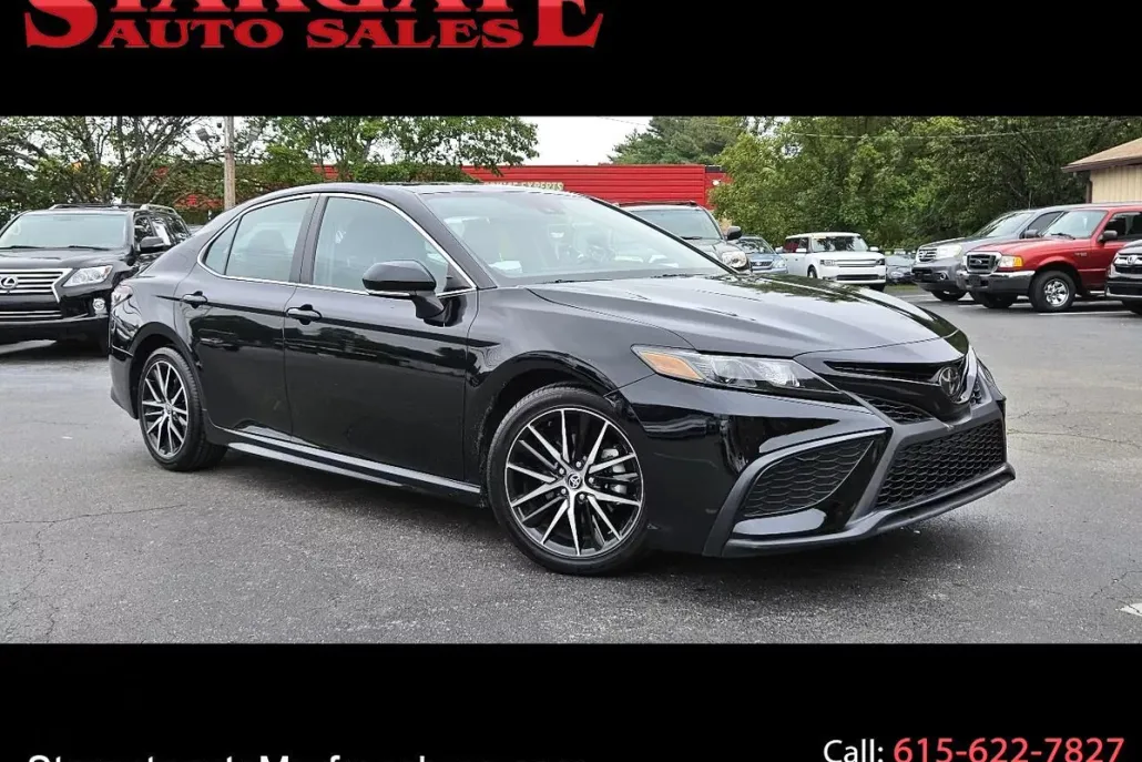 2023 Toyota Camry SE photo 1