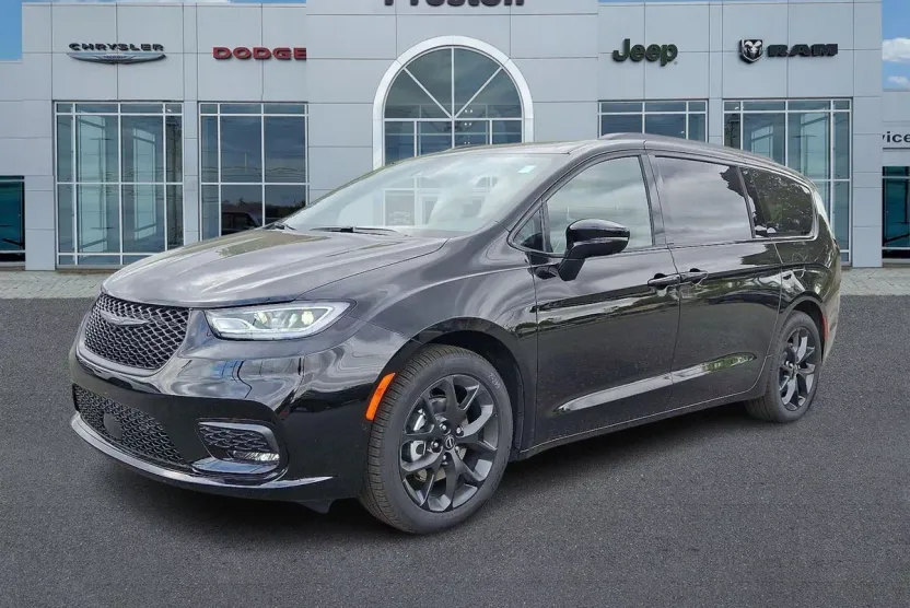 2026 Chrysler Pacifica Limited photo 1