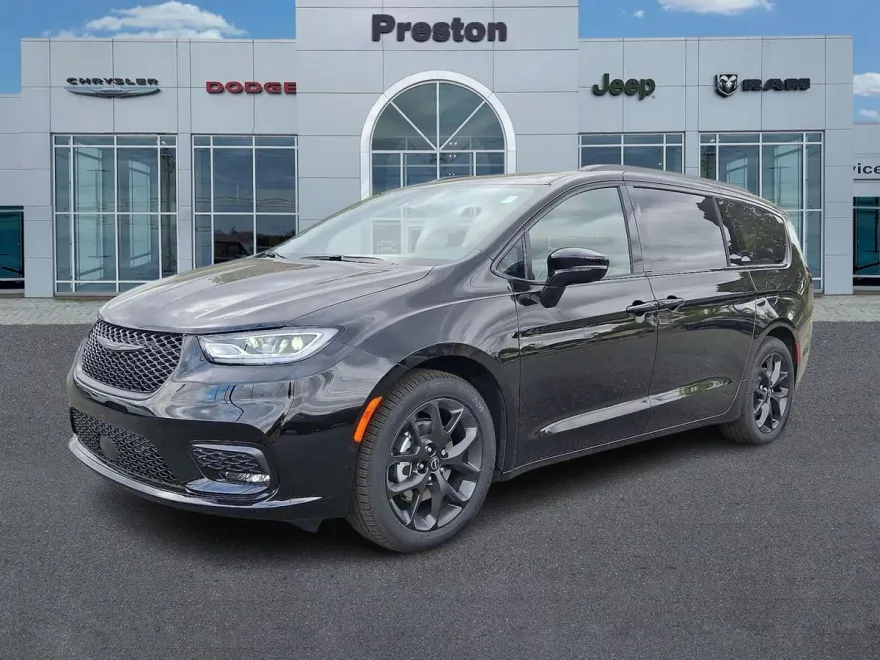 2026 Chrysler Pacifica Limited photo 1
