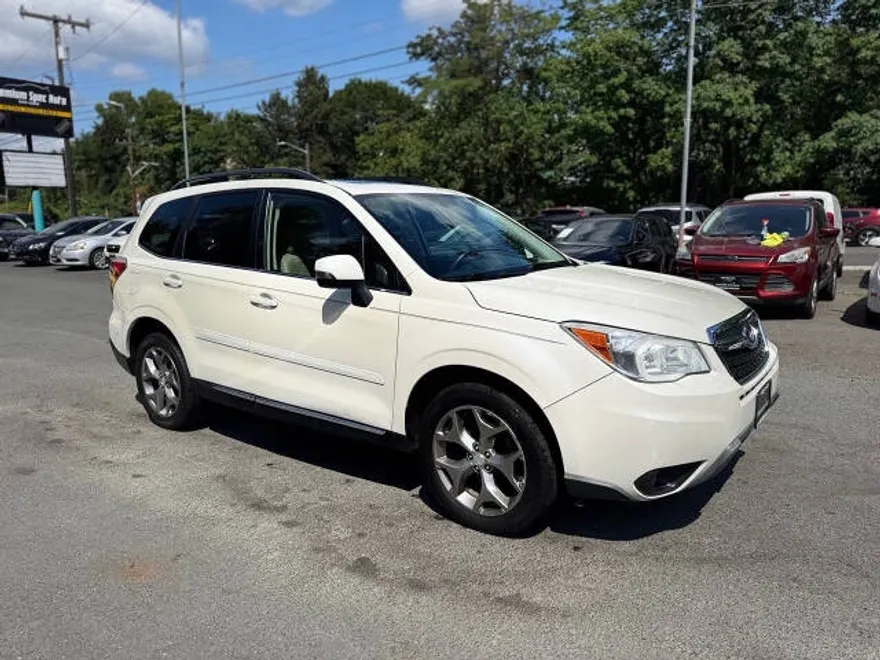 2015 Subaru Forester 2.5i Touring photo 1
