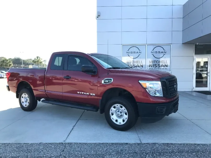 2018 Nissan Titan King Cab S photo 1