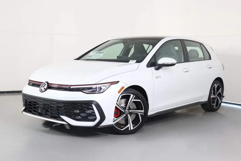 2025 Volkswagen Golf GTI SE photo 1