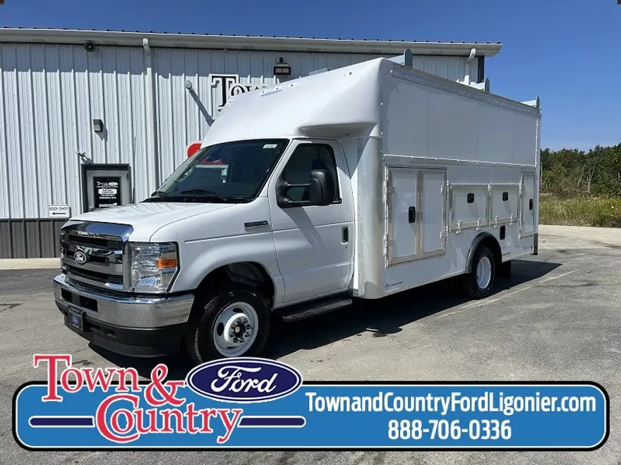 2026 Ford E-450 DRW photo 1