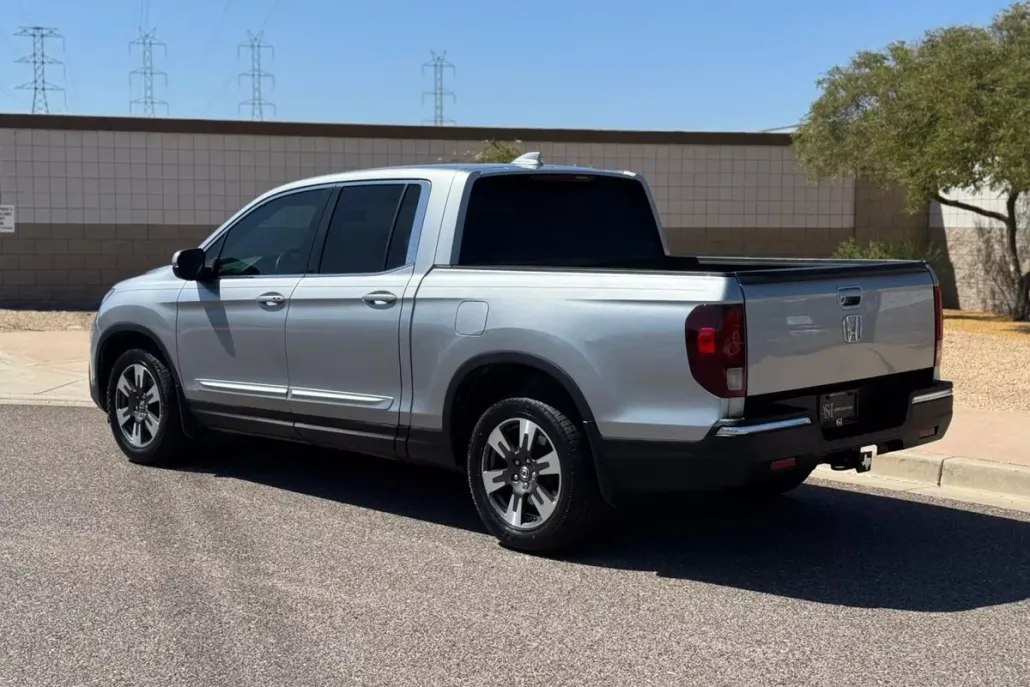 2017 Honda Ridgeline RTL-T photo 1