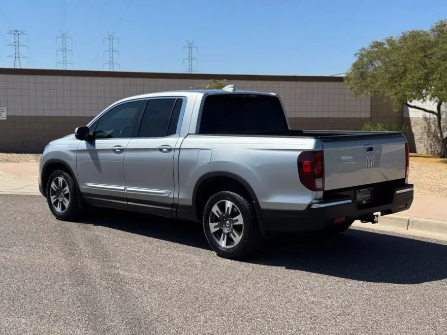 2017 Honda Ridgeline RTL-T photo 1