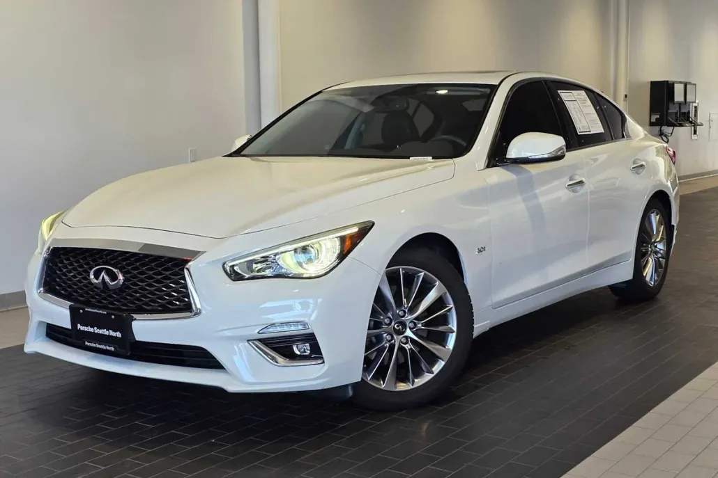 2018 Infiniti Q50 3.0t LUXE photo 1
