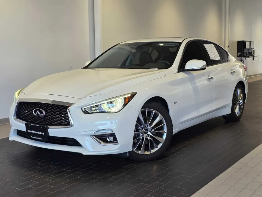 2018 Infiniti Q50 3.0t LUXE photo 1