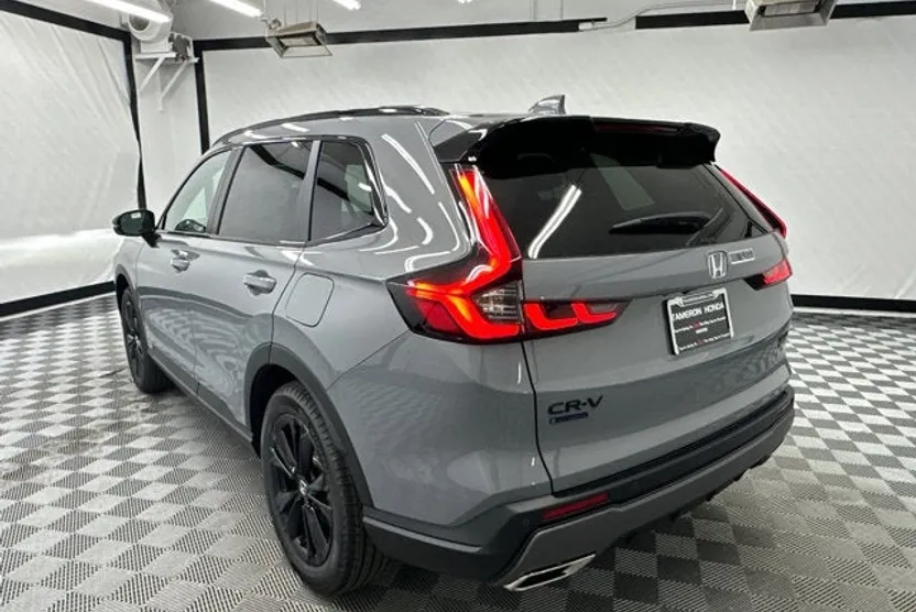 2026 Honda CR-V Hybrid Sport Touring photo 1