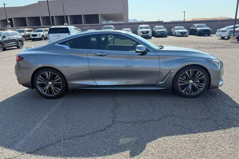 2017 Infiniti Q60 3.0t Premium photo 1
