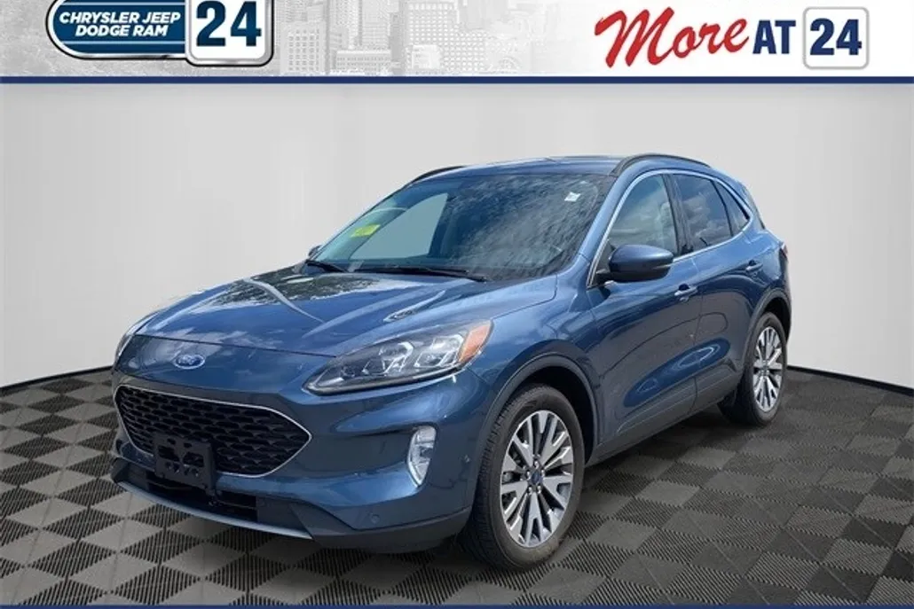 2020 Ford Escape Titanium Hybrid photo 1