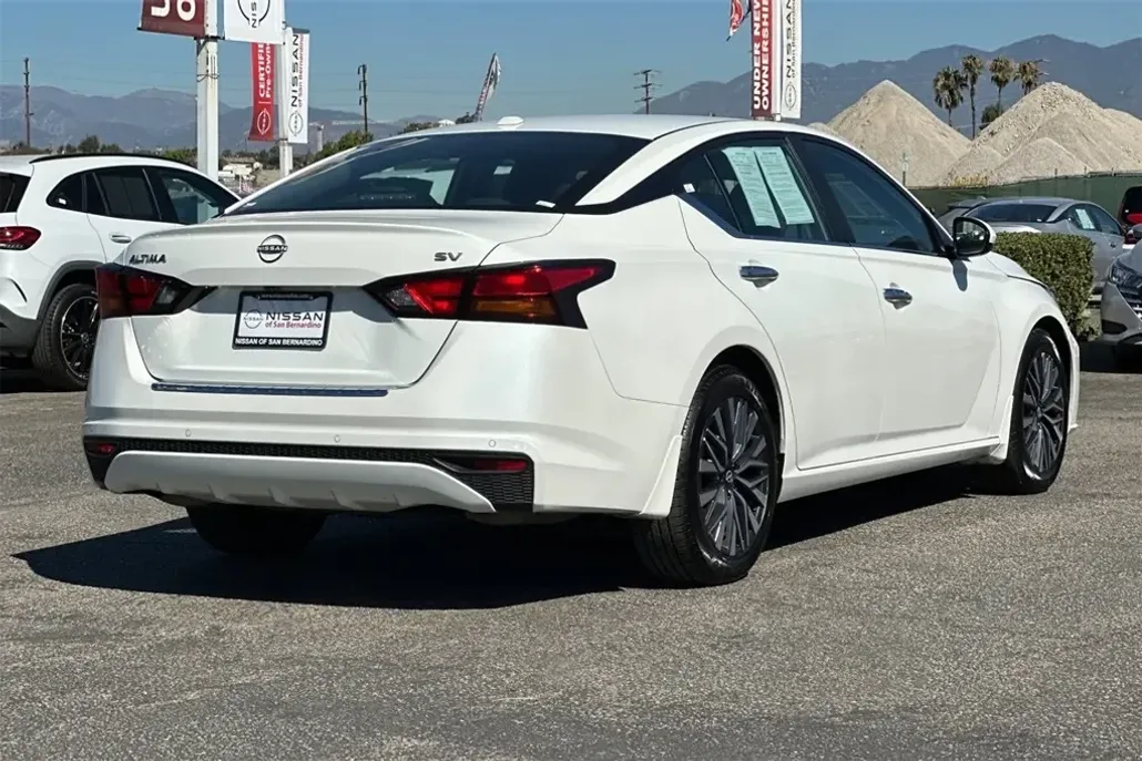 2023 Nissan Altima 2.5 SV photo 1