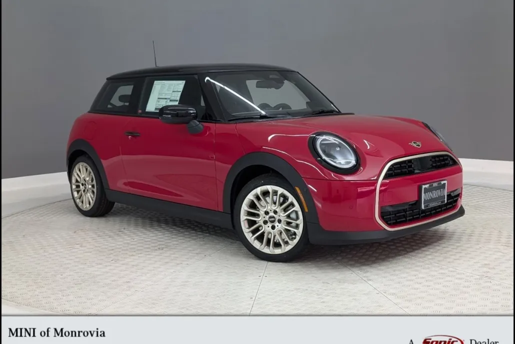 2025 Mini Cooper Signature photo 1