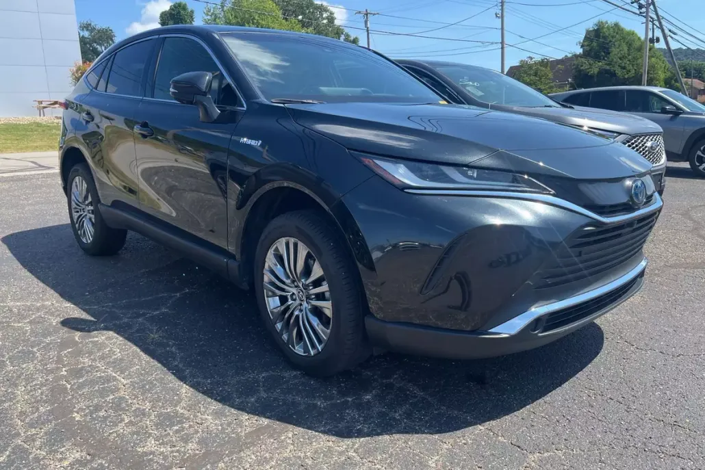 2021 Toyota Venza Limited photo 1