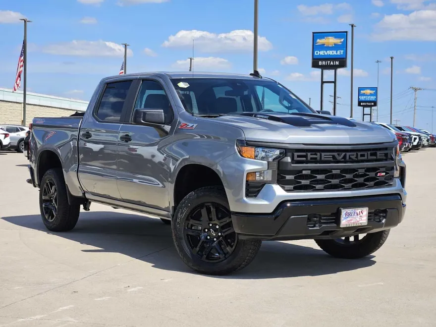 2025 Chevrolet Silverado 1500 Custom Trail Boss photo 1
