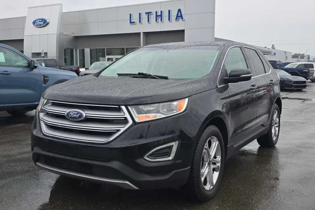 2017 Ford Edge Titanium photo 1