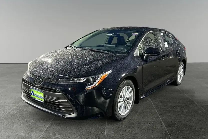 2025 Toyota Corolla LE photo 1