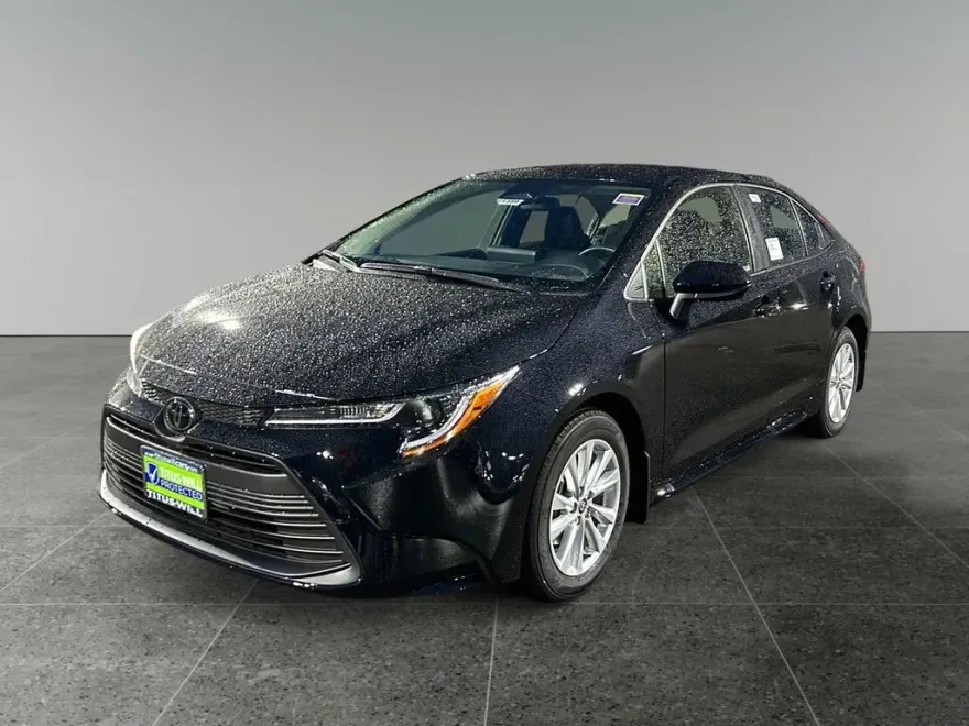 2025 Toyota Corolla LE photo 1
