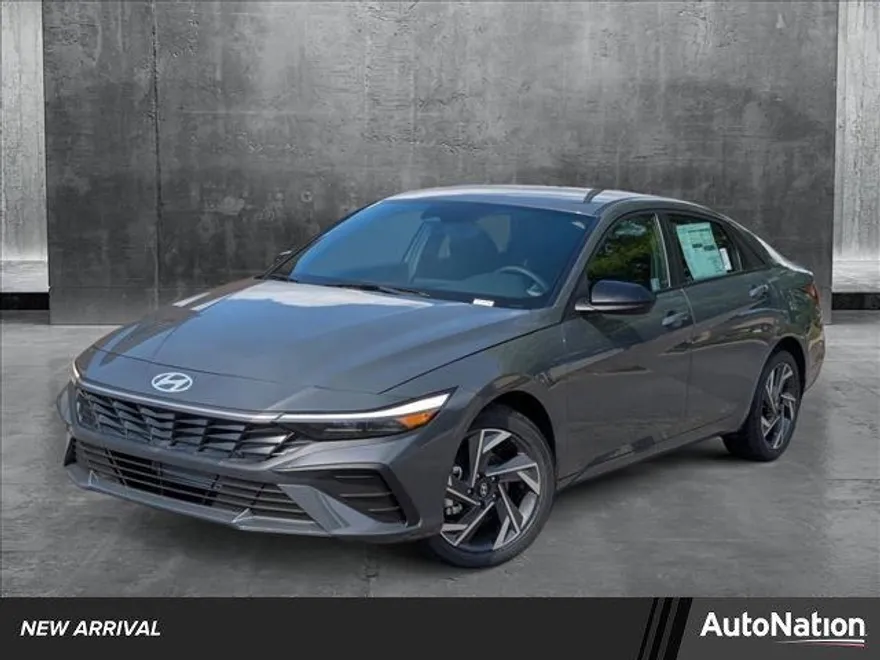 2025 Hyundai Elantra SEL Sport photo 1