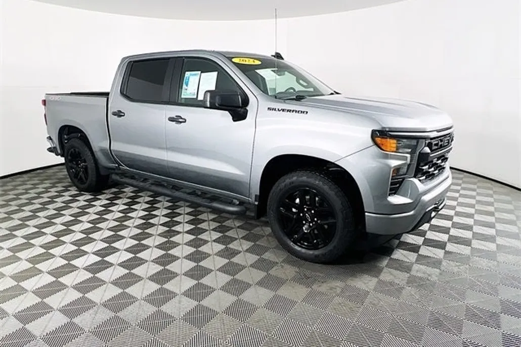 2024 Chevrolet Silverado 1500 Custom photo 1