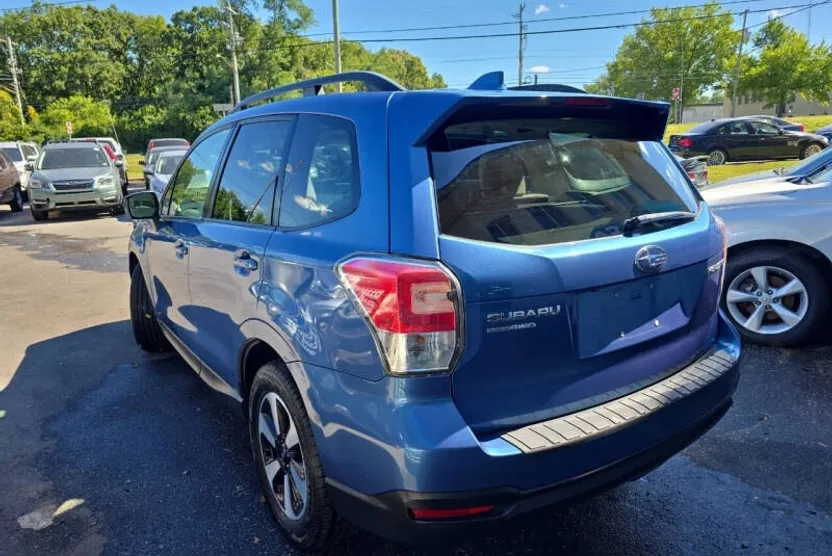 2018 Subaru Forester 2.5i Premium photo 1