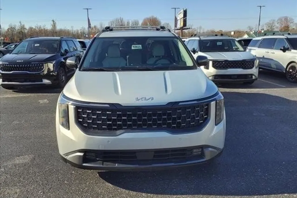 2025 Kia Carnival SX Prestige photo 1