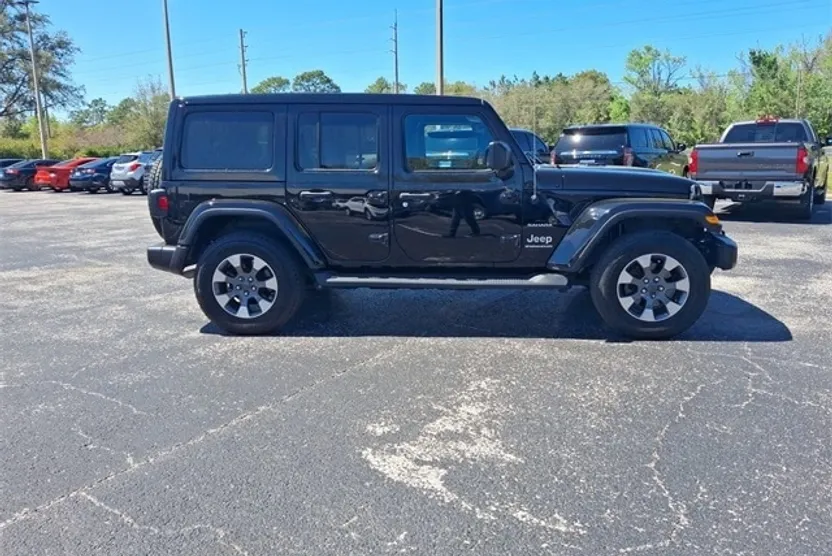 2023 Jeep Wrangler Sahara photo 1