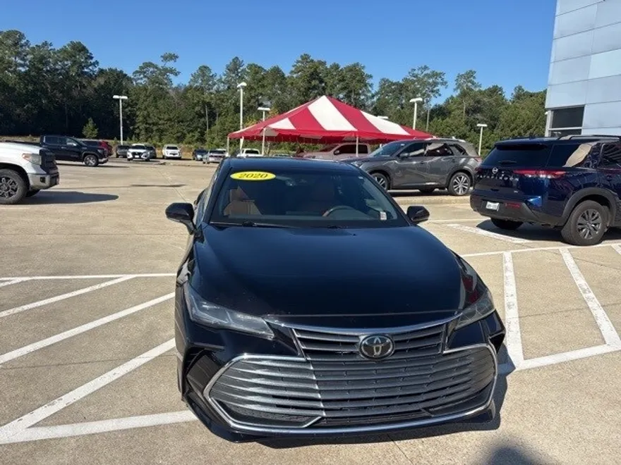2020 Toyota Avalon Limited photo 1