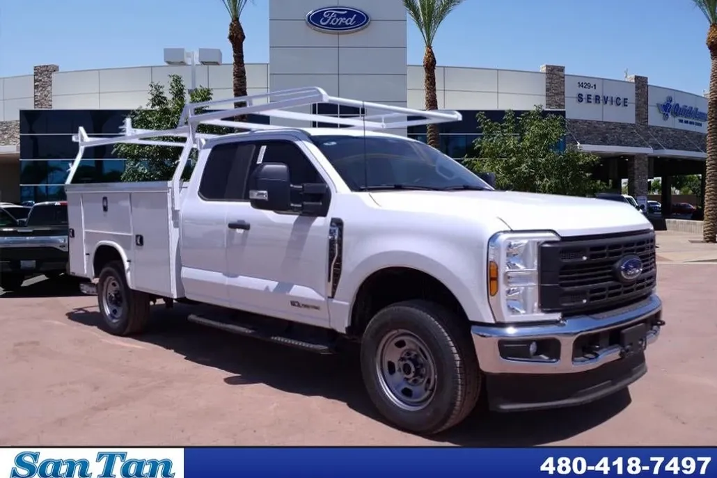 2025 Ford F-350 XL photo 1