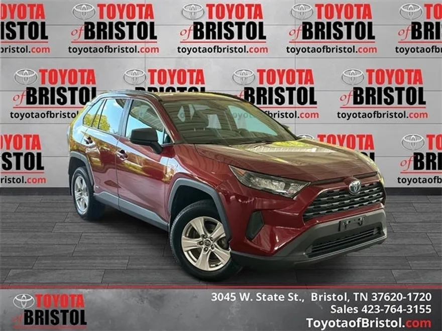 2021 Toyota RAV4 LE photo 1